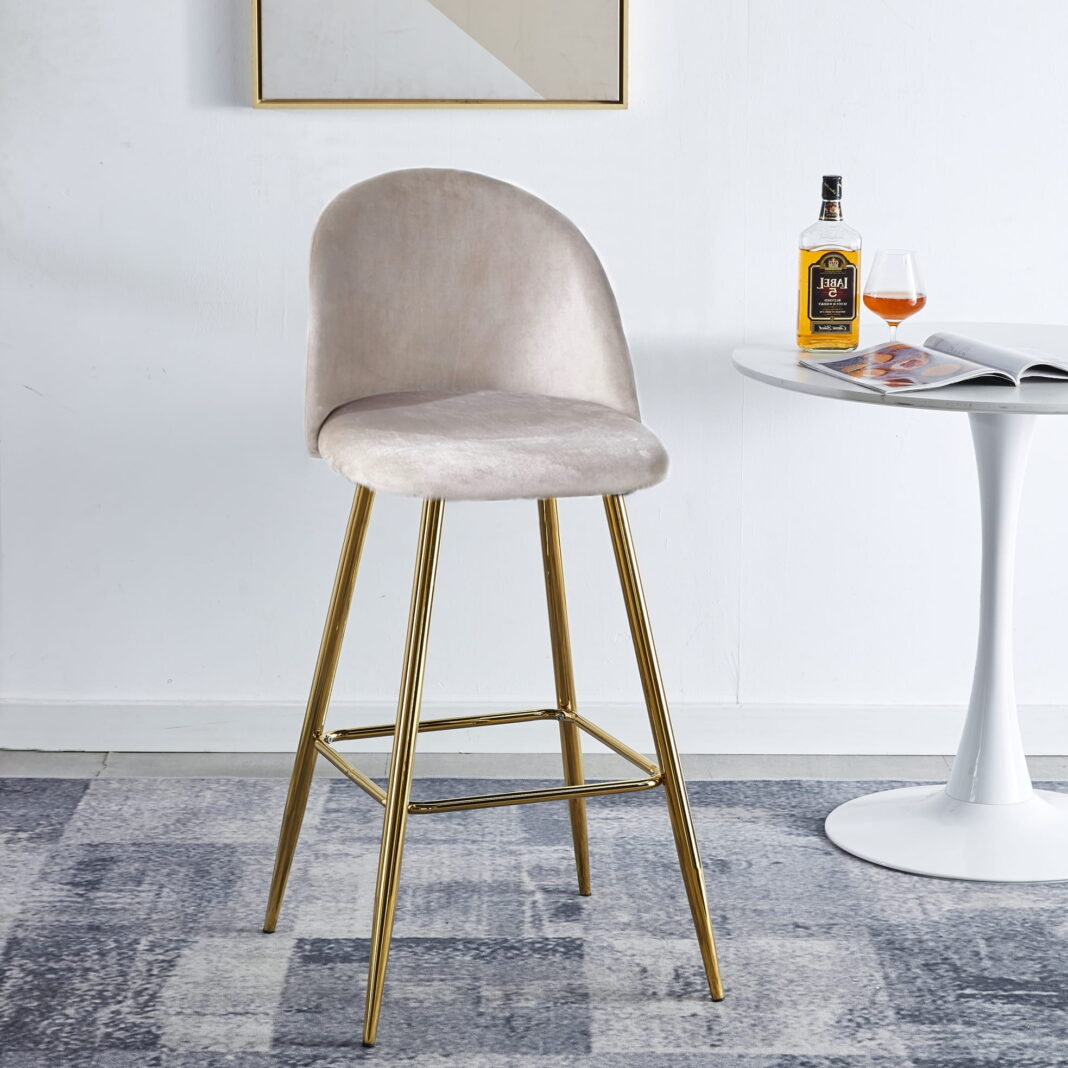 Beżowe hokery - Jak wybrać idealny model do kuchni i salonu?