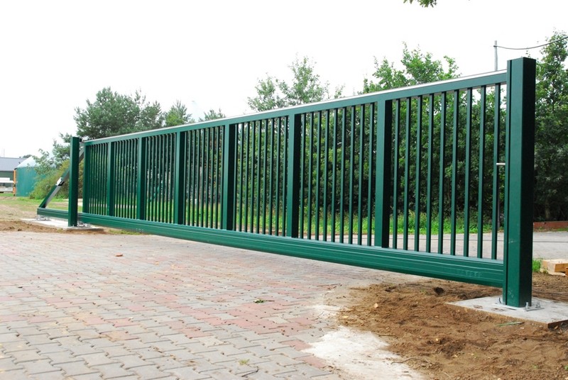 Jaki fundament pod bramę przesuwną? Rozłóżmy to na czynniki pierwsze