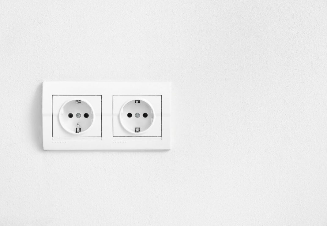 Jaki kolor gniazdek do białych ścian? Idealne dopasowanie do Twojego wnętrza