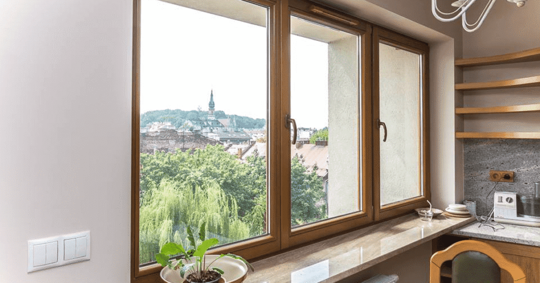 Jaki parapet wewnętrzny wybrać? Poradnik i przewodnik po materiałach