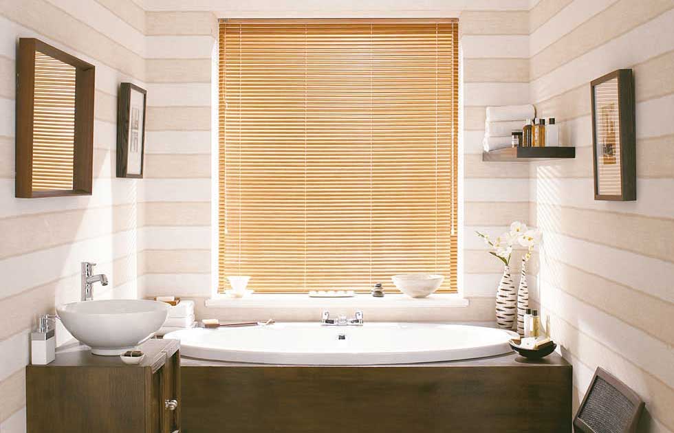 Jakie rolety do łazienki? Znajdź te idealne, odporne na wilgoć