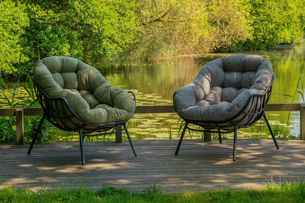 Nowoczesny fotel wypoczynkowy - jak wybrać idealny do Twojego domu?